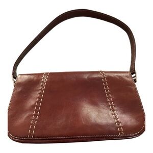 Leather small shoulder bag 
Reaction by Kenneth  Cole